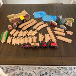 Imaginarium Pirates Bay Treasure Train Set