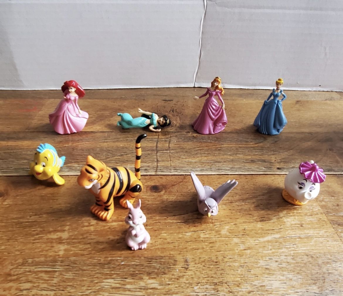 Disney Princesses & Friends Lot
