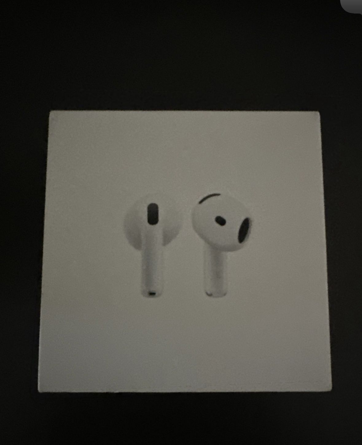 New AirPods 4th Gen w/ Case – Never Used! 🔥