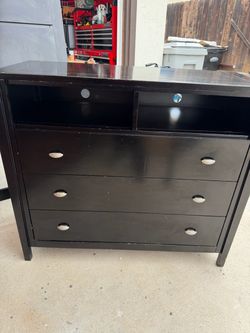 BLACK TV STAND DRESSER