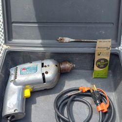 SUNDAY PRICE $2.00!  VINTAGE DRILL, VARIABLE SPEED.  WORKS PERFECTLY!