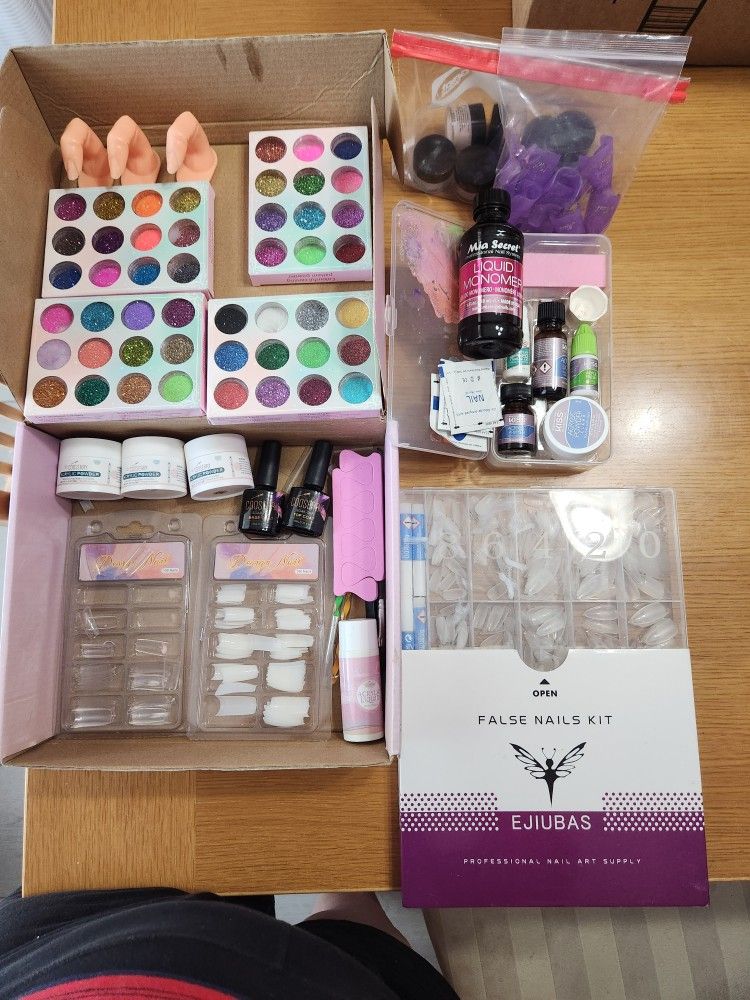 Acrylic Nail Tips & Dip Powders For Nails