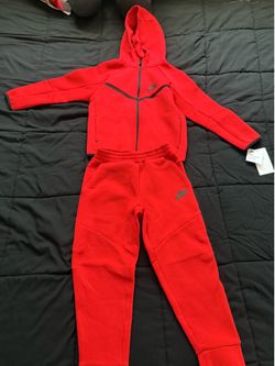 Kids Nike Tech Size 7 Large