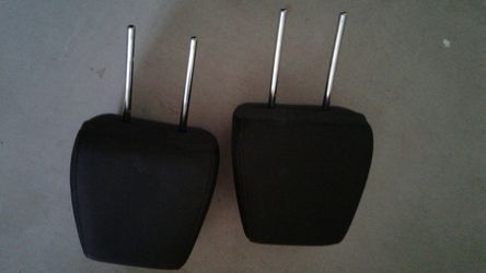 Ford Fiesta head rests