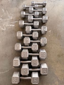 HEX Dumbbell set from 5-35 lbs with rack