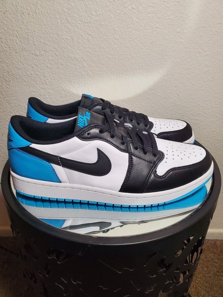 BRAND NEW JORDAN 1 LOW POWDER BLUE 