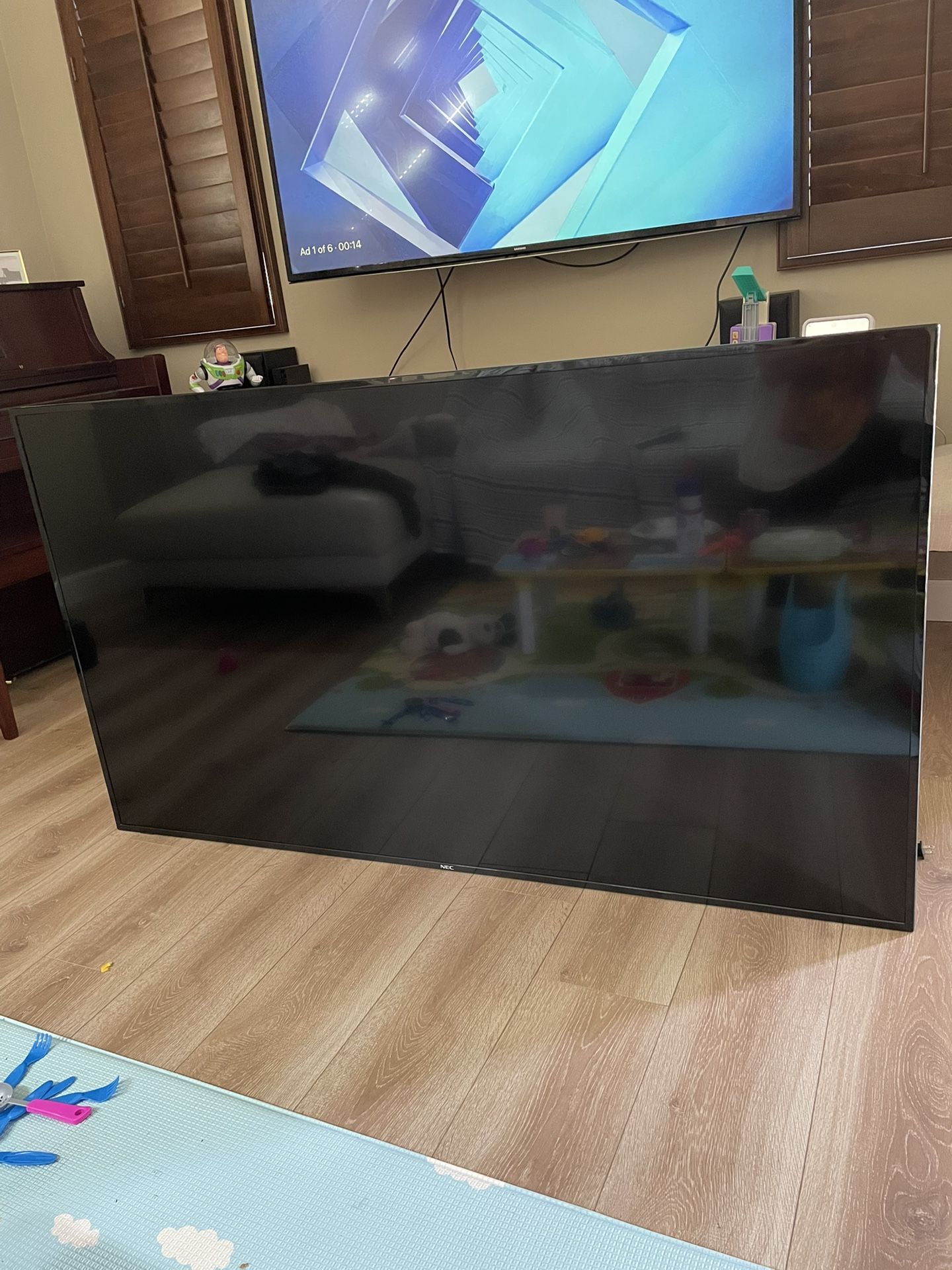 NEC E656 TV Display. Great Condition