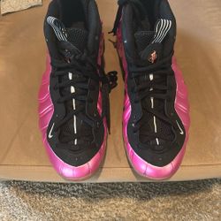 Size 13M. Foamposite One. Pearlized Pink
