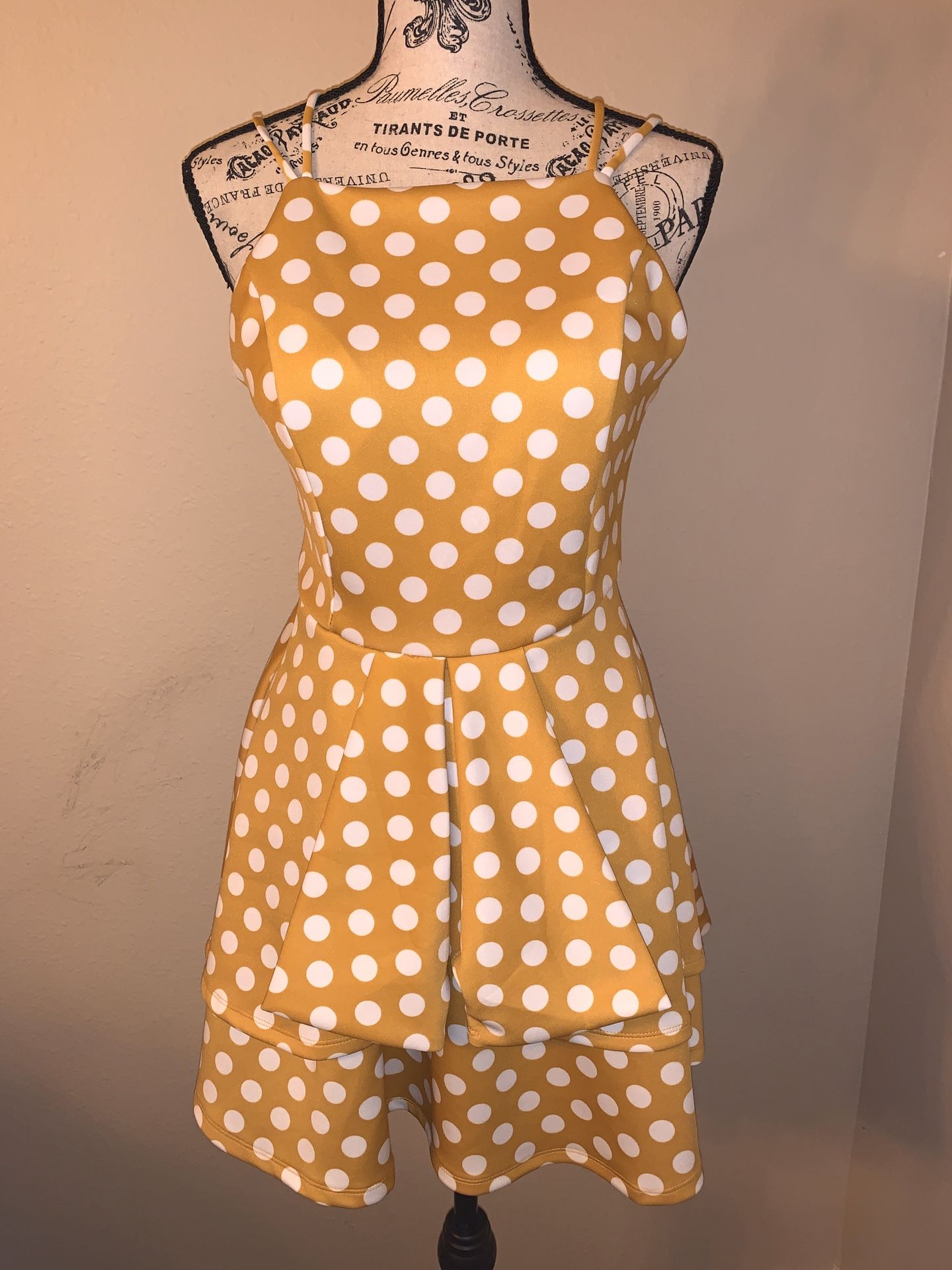 Yellow polka dots dress size M