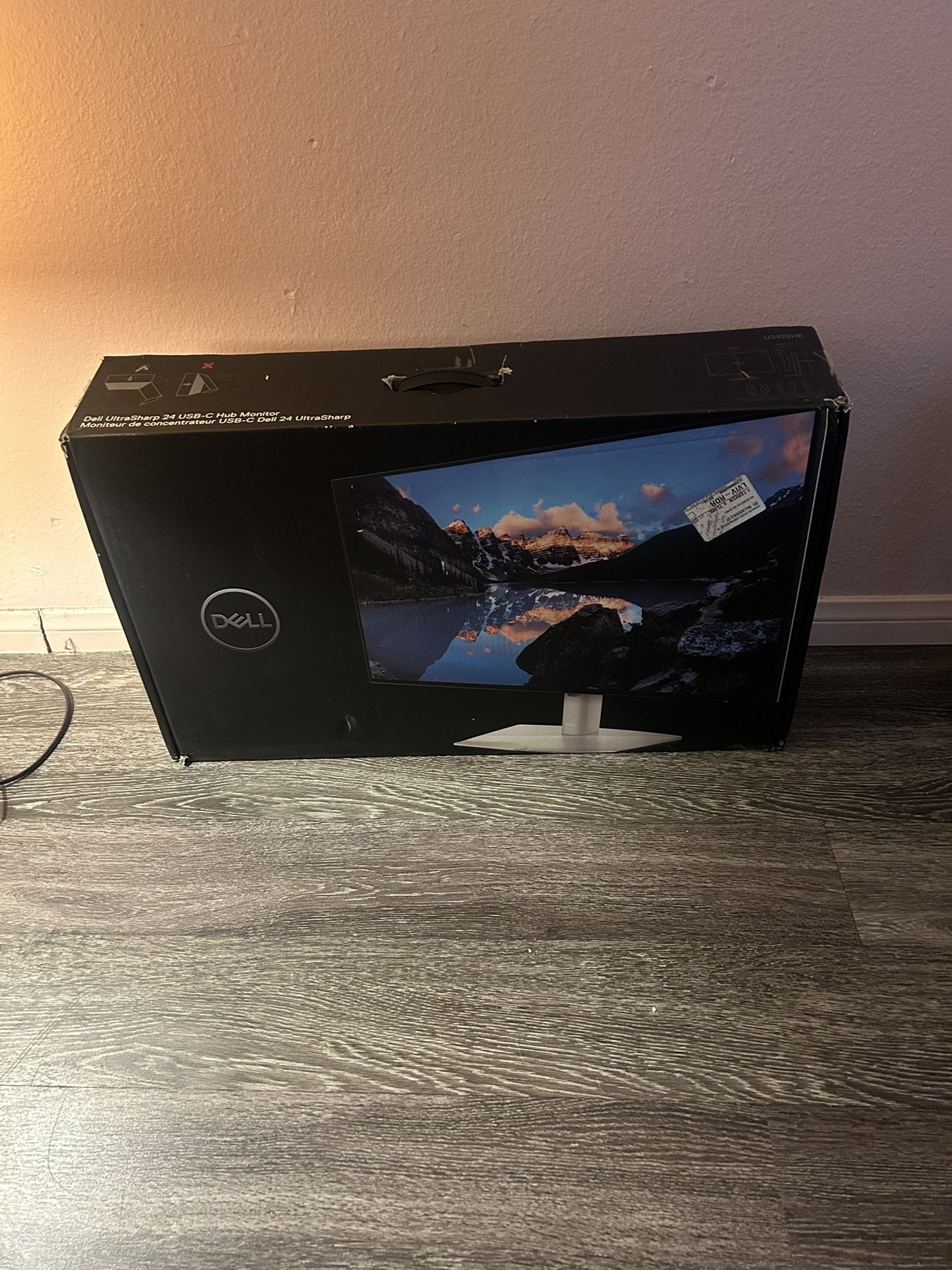 Dell UltraSharp 24 USB-C Hub Monitor (U2422HE) + Accessories β Brand New!