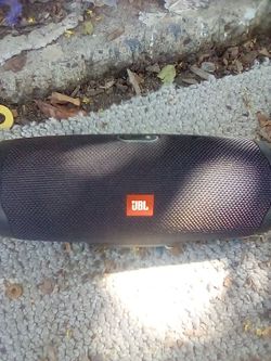 JBL charge 4 speaker