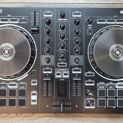 Roland DJ-202 4-deck Serato DJ Controller with Drum Machine