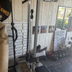 Lat Pull Down Machine