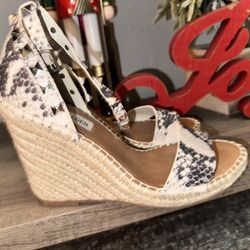 Snake Print Steve Madden Wedges Size 6