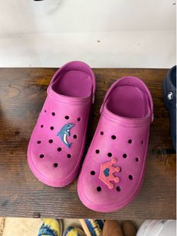 Girls croc size 37 ( kids) is size 5