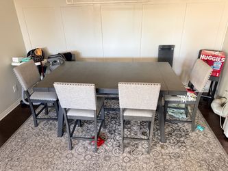 Dinning Extendable Table/ 6 chairs and booth seat