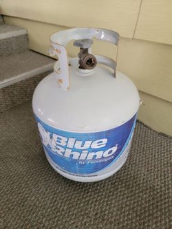 Empty Propane Tank. Very Clean. It Works Good. The Valve Turns Easily. No Dents or Dings.