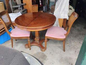 Round Wood Pedestal Dining Table with 2 Chairs