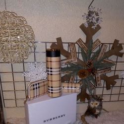 FIRM IN MERCED‼️ BEAUTIFUL GIFT SET 🦋