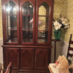 China cabinet with Matching table and Six  chairs