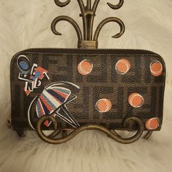 AUTHENTIC FENDI LARGE ZIPPY WALLET WITH COA USED