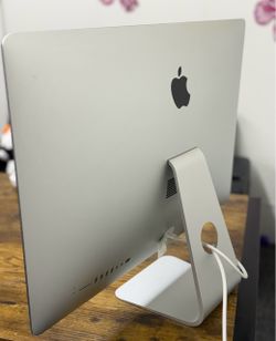 Apple iMac All-in-One Desktop Computer