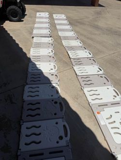 Baby gates/ play pen