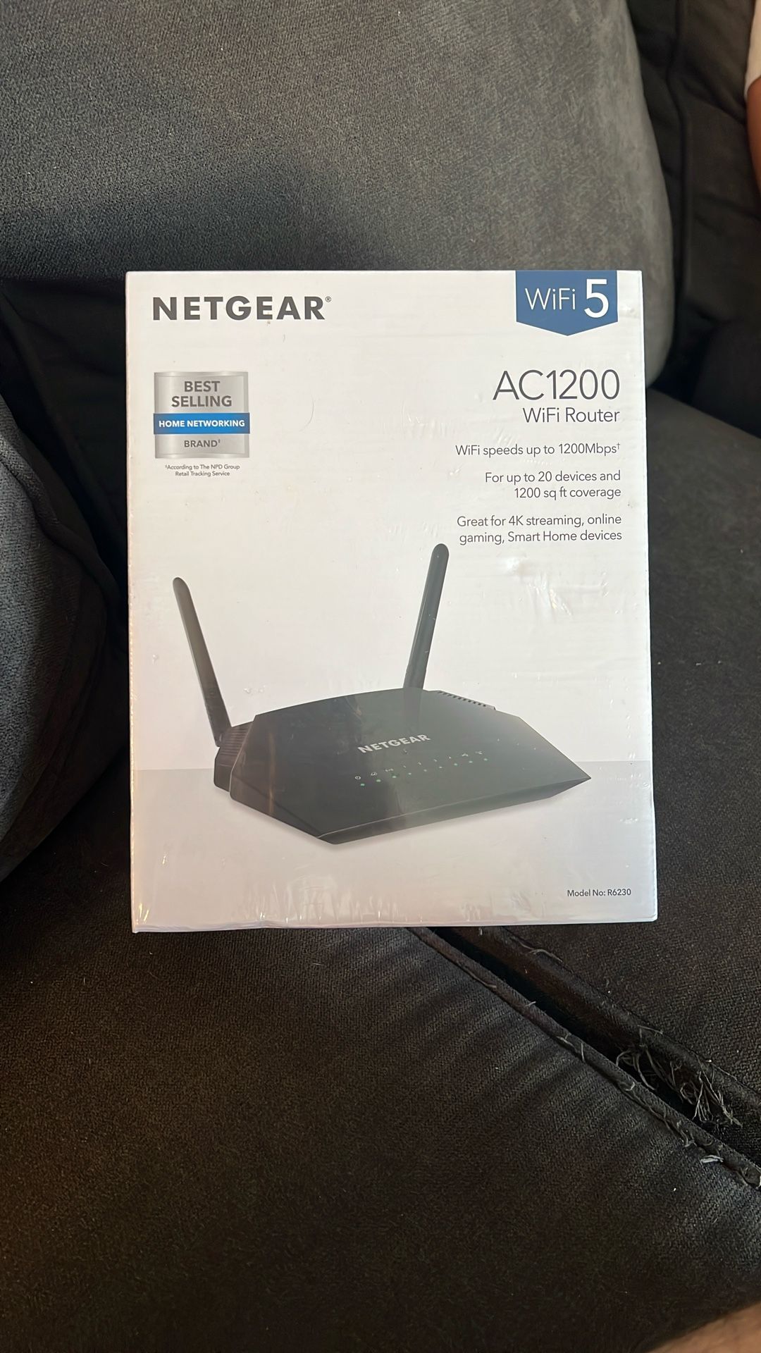 NETGEAR AC1200 WiFi Router