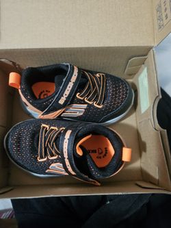 Skechers