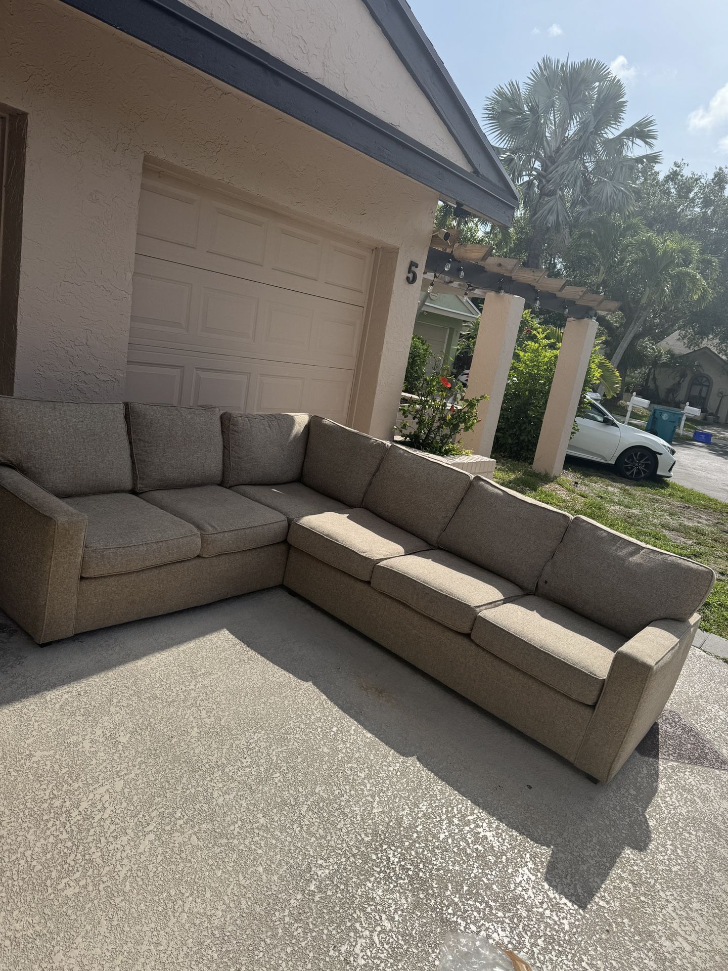 ROWE Furniture Sectional Couch