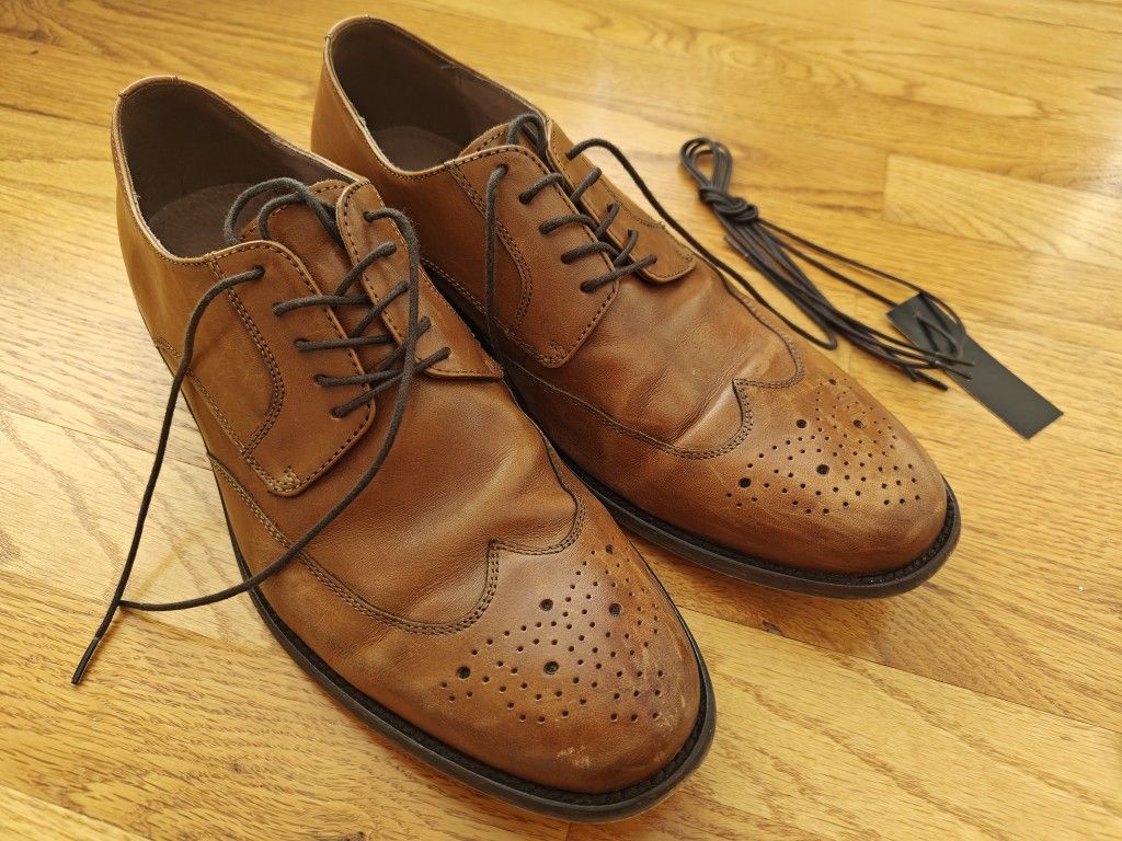 Banana Republic Leather Brogue Shoes