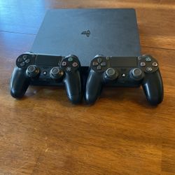 PS4 With 2 Controllers