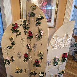 Decorated Wood Arched Panel Background Stand