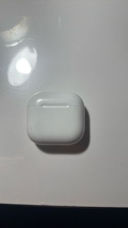 AirPods 4 noise cancellation case