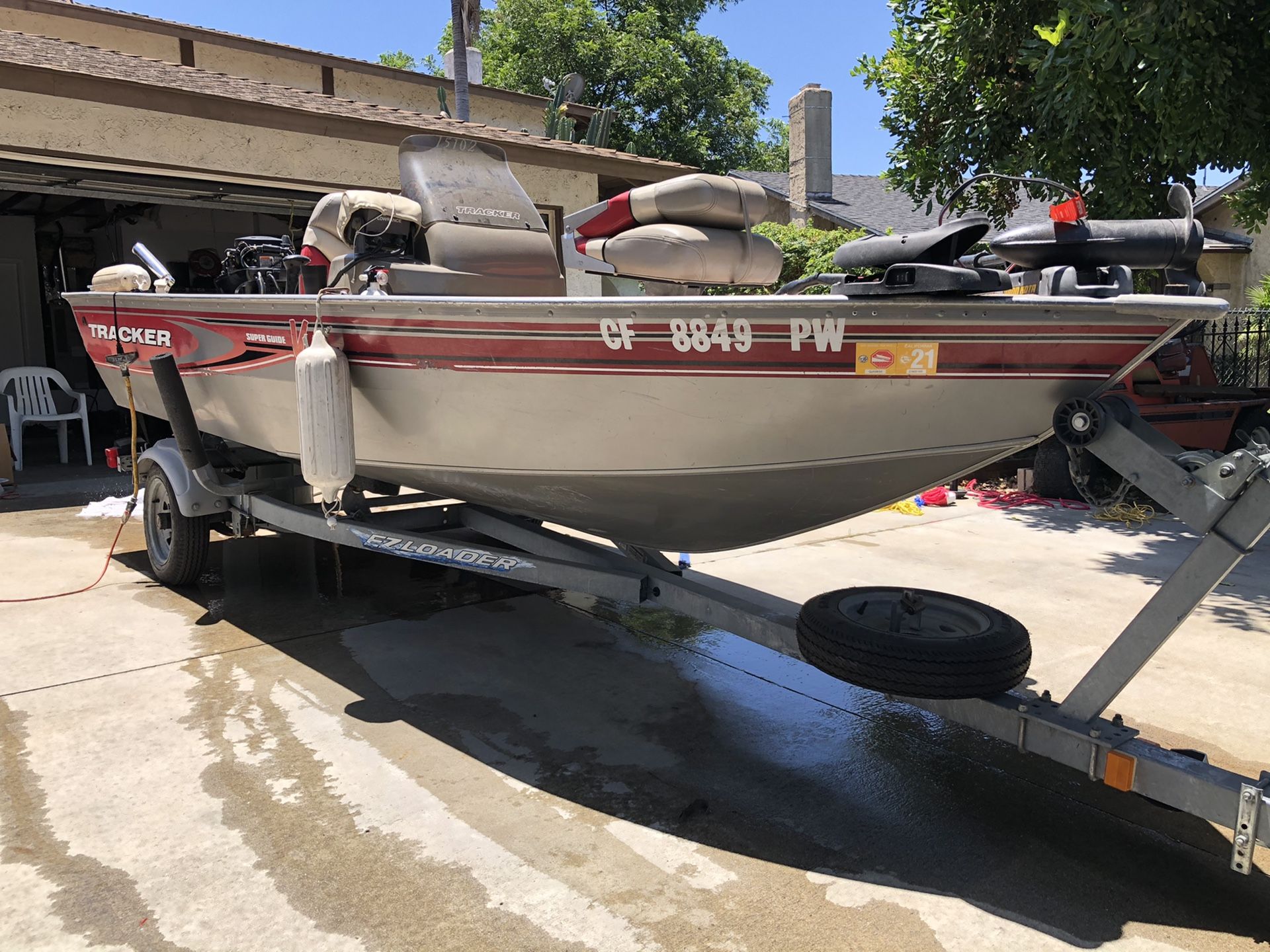 Bass Tracker Boat Super Guide V14