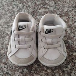 Nike  Blazer Mid '77 White Team Size 1C Baby Soft Shoes DA4088-100