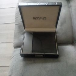Kenneth Cole Leather Wallet  In A Blk Case 