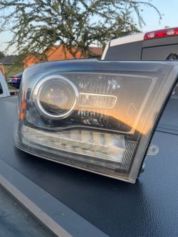 2017 ram passenger headlights
