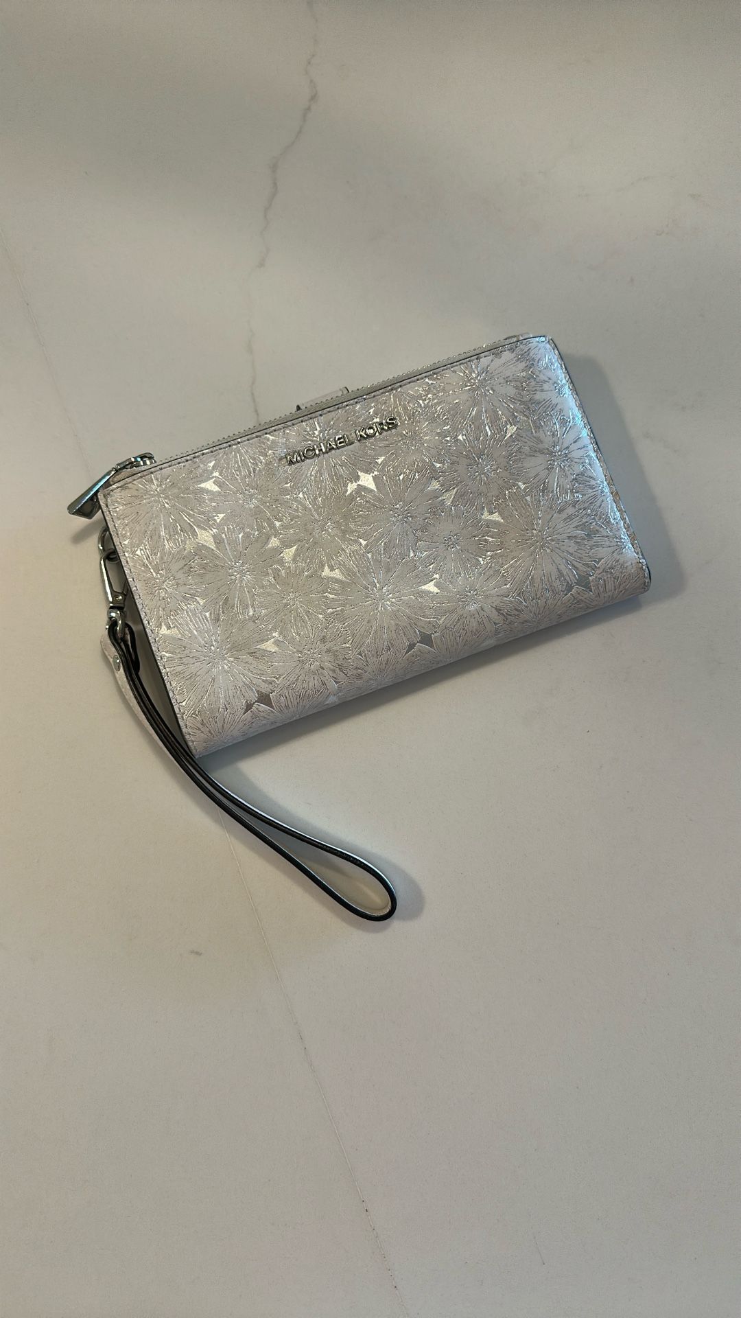 Michael Kors Wristlet Wallet/purse