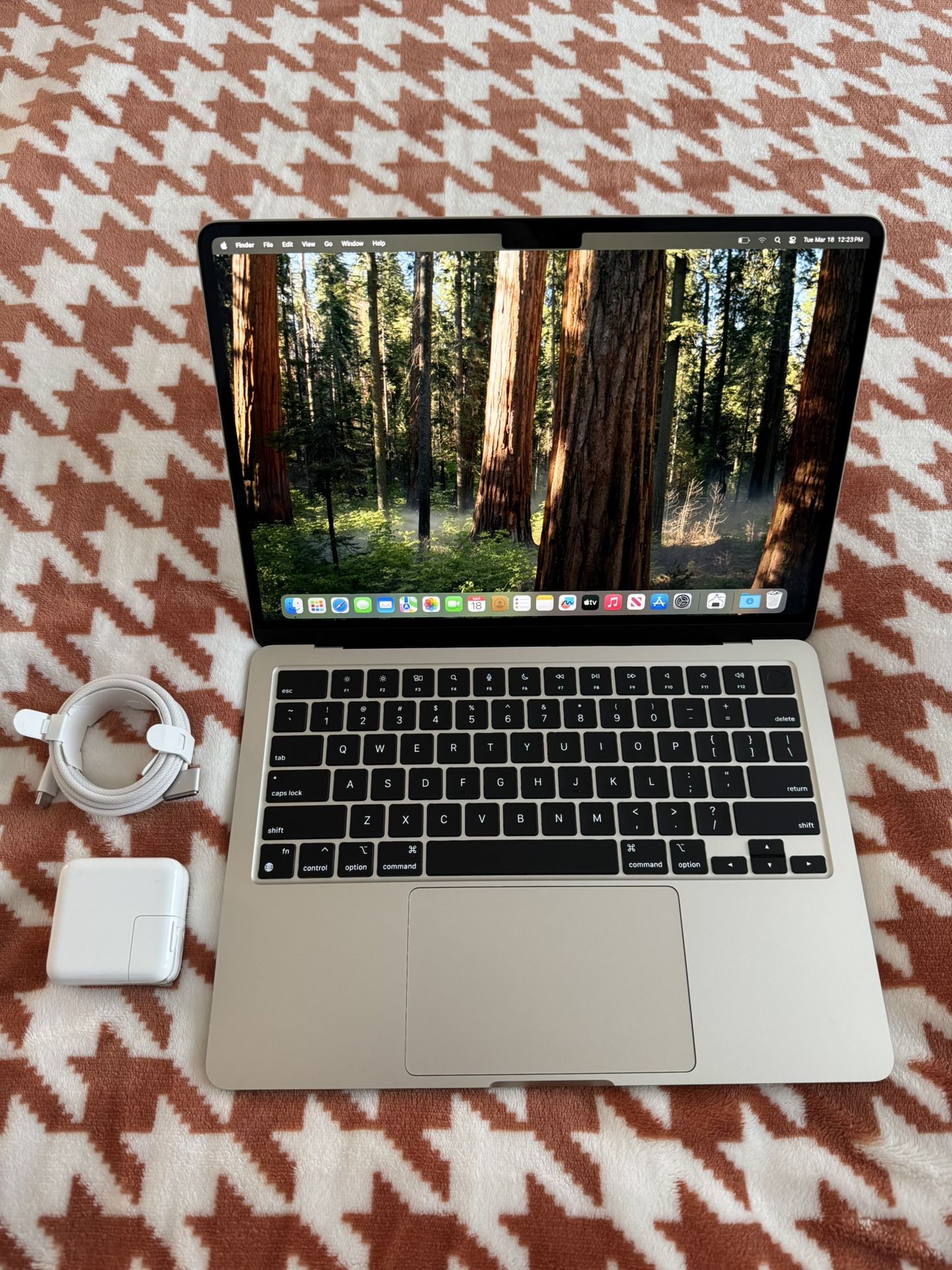 BRAND NEW M2 MacBook Air 13" - 16GB RAM, 256GB SSD