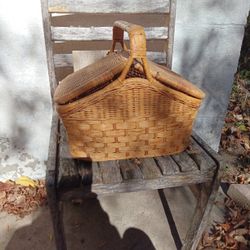Vintage Wicker Picnic Basket