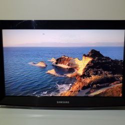 TV Samsung 26" con detalle en la pantalla
