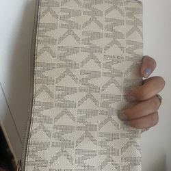 Michael Kors Wristlet 