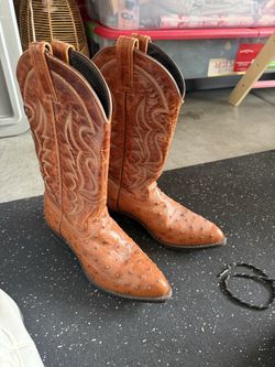 Brown cowgirl boots