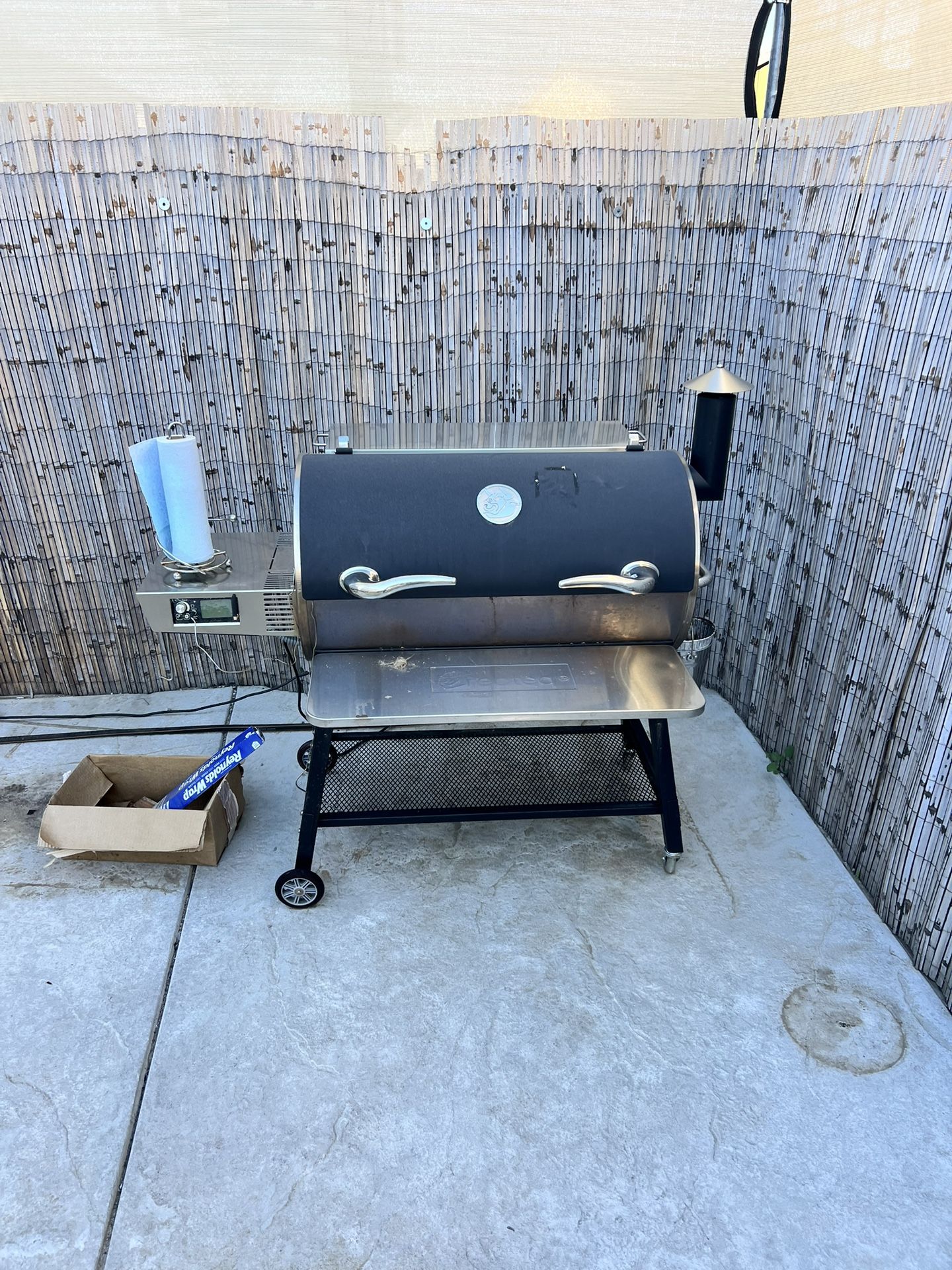 Recteq RT-700 pellet grill "The Bull"