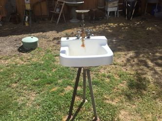 Yard art bird bath