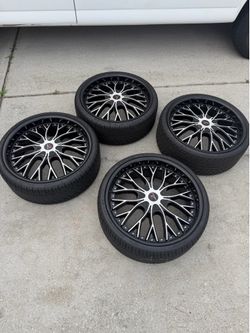 245/30ZR22