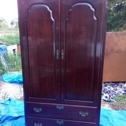 Beautiful Antique Large Armoire Gorgeous Condition $70 Delivery Available