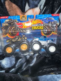 Hot Wheels Monster Trucks Bigfoot 50th 2-Pack
