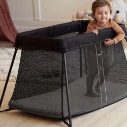 Travel crib: BabyBjorn